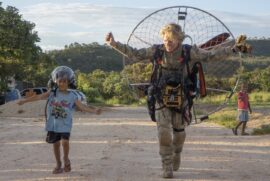 Recordista continental de altitude e único piloto a sobrevoar um vulcão ativo, Lu Marini é conhecido por suas grandes expedições com paramotor