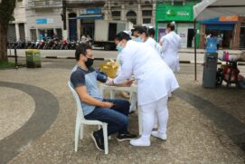 A equipe da ação também ofereceu testes de glicemia e aferição de pressão arterial
