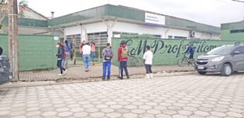 Após receber diversas denúncias de pais de alunos, o vereador visitou a escola Profª Filomena Dias Apelian, no bairro Jardim Bopiranga