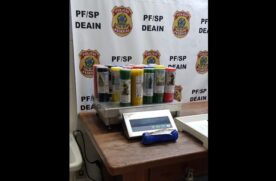 Velas foram utilizadas por suspeita para armazenar cocaína durante viagem de avião