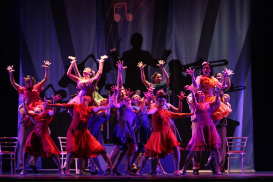 A montagem da Cia. de Dança de Cubatão traz uma trilha musical muito especial, com grandes sucessos nacionais
