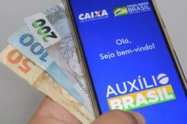 O plano do governo é colocar um orçamento de aproximadamente R$ 89 bilhões para o Auxílio Brasil em 2022