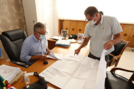 Prefeito Válter Suman assinou o documento nesta segunda-feira (22)
