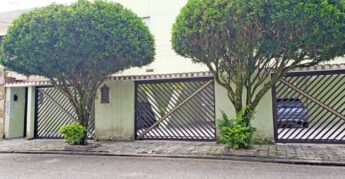 O corpo do projeto de lei dispõe que a Prefeitura de Santos deverá criar, em seu site oficial, ou em outros meios próprios, canais de acesso para que os moradores possam efetuar os pedidos diretamente junto à Secretaria competente