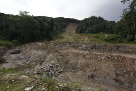 Começam as obras de canalização e drenagem no Morro da Barreira do João Guarda, em Guarujá