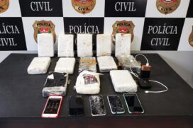 Foram recolhidos cerca de 14 quilos de cocaína, que foram encaminhados à perícia