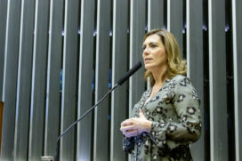 Deputada federal Rosana Valle (PSB) é internada no Hospital de Brasília