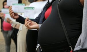 Guarujá publica decreto que recomenda exigência de passaporte de vacina em estabelecimentos