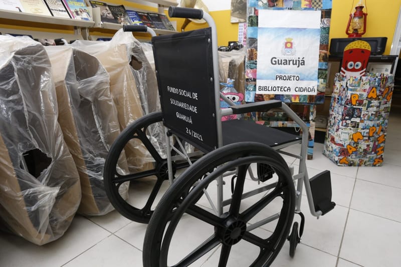 Campanhas de solidariedade entrega 35 cadeiras de rodas ao Fundo Social de Guarujá