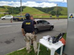 Durante todo o feriado a PRF reforçou o policiamento ostensivo em locais e horários identificados como de maior incidência de acidentes graves e de criminalidade