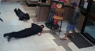Bandidos fazem funcionários do Burger King reféns em Guarujá. Não houve feridos, segundo a rede de fast food
