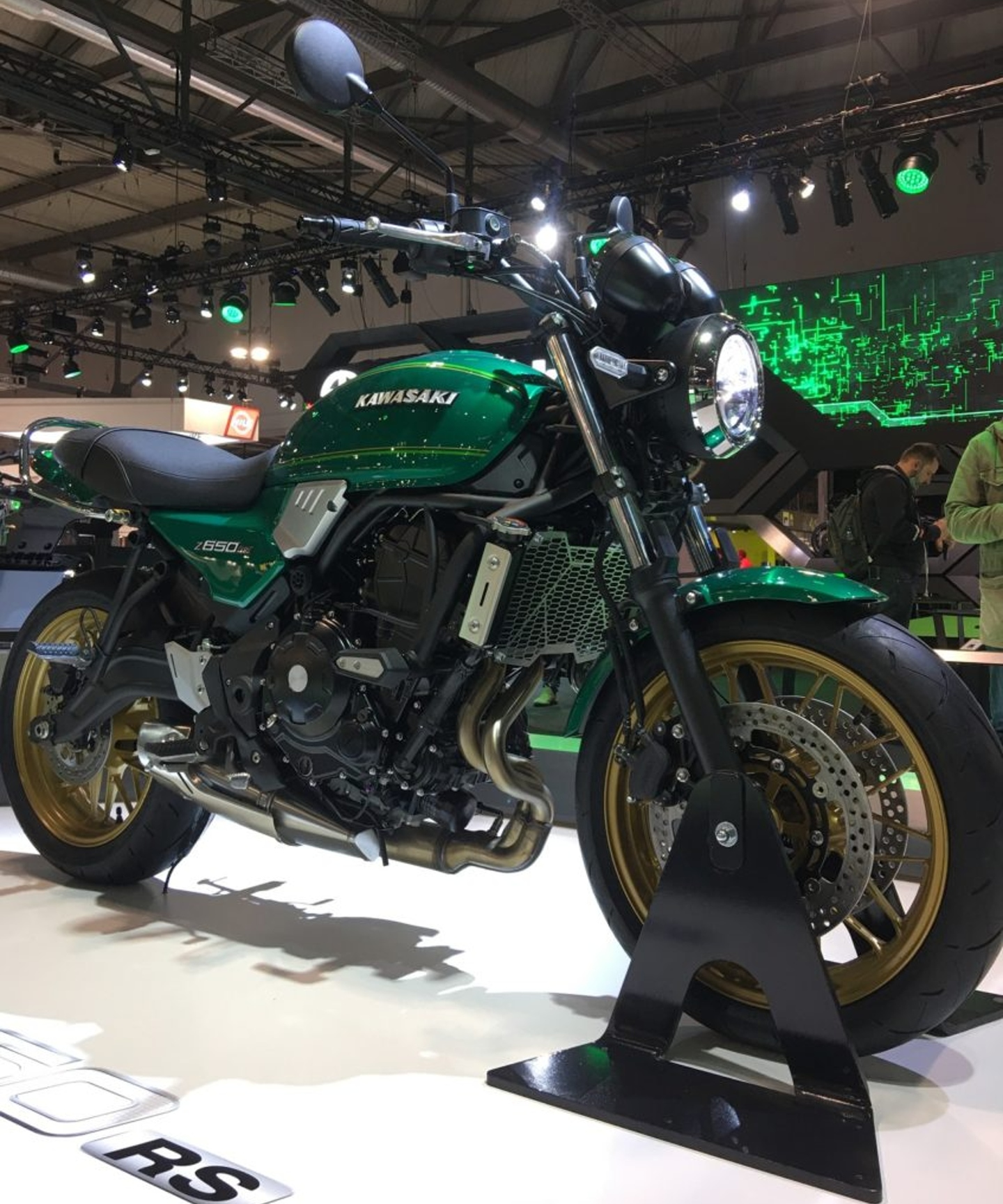 Com design arrebatador e boa dose de eletrônica embarcada, a Z650RS da Kawasaki deve atrair muitos motociclistas no Brasil e ao redor do planeta