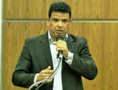 Marquinhos disse que está no prazo, mas vai conferir com a Procuradoria. Promete entregar até sexta