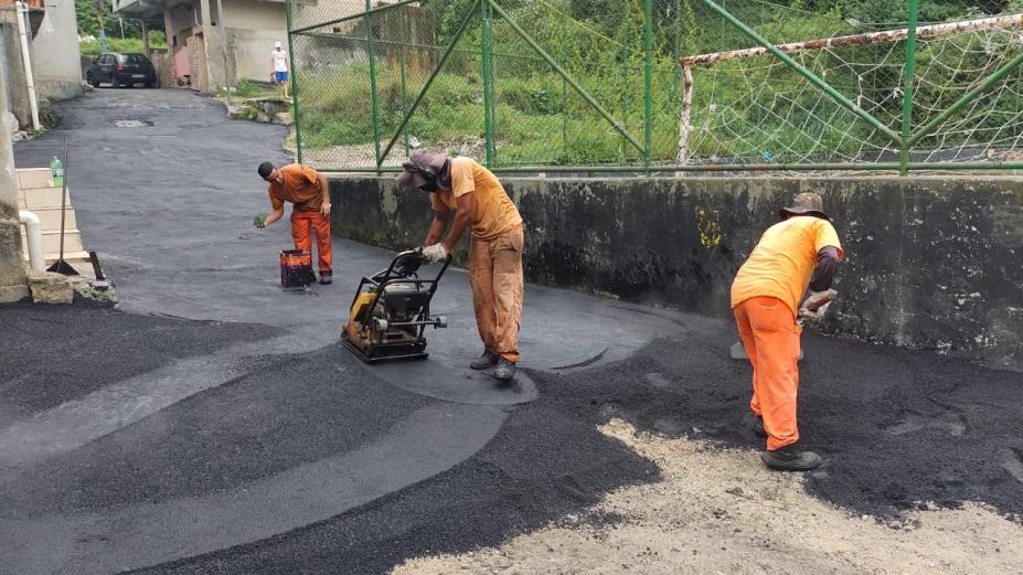 Morro do Tetéu, em Santos, recebe serviços de pavimentação