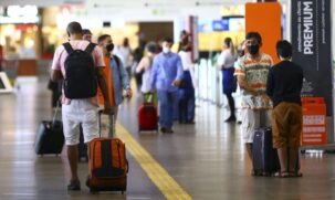 Neste sábado (25), dia de Natal, já foram suspensos 1.779 voos