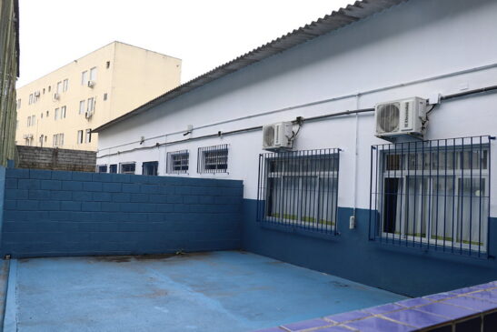 Pintura e intervenções na E.M. Maria Regina Teixeira dos Santos Claro / Guarujá