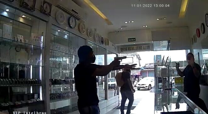 Ação dos bandidos durou menos de dois minutos