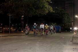 O projeto acontece nas avenidas Bartolomeu de Gusmão e Saldanha da Gama (orla da praia), onde a pista é isolada para uso exclusivo dos praticantes