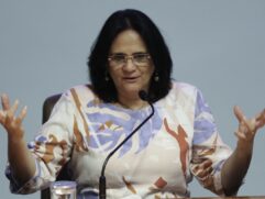 Damares superou a marca de 45% dos votos válidos e se sagra vencedora do pleito