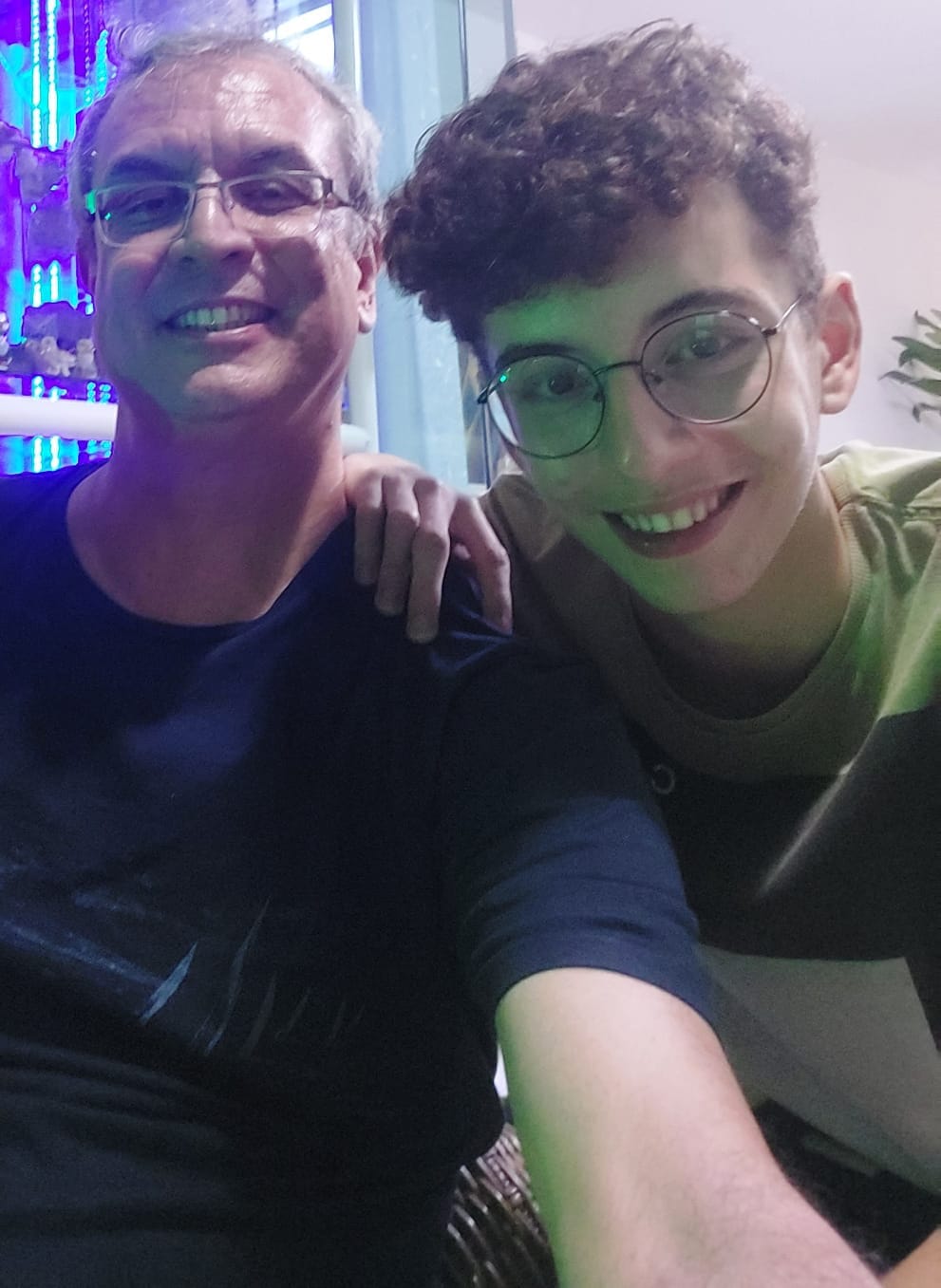 André e o filho Hugo, que inicia o primeiro ano do Ensino Médio em 2022