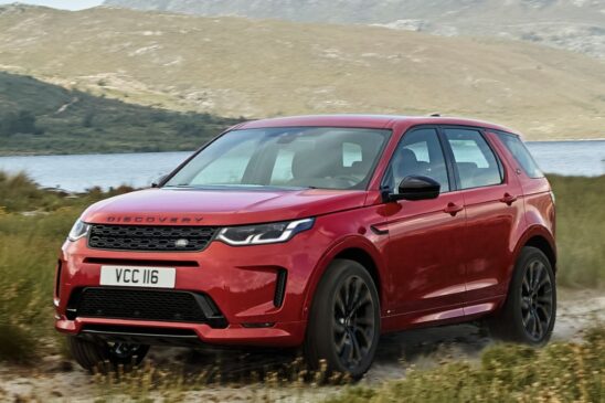 O utilitário esportivo médio desembarca nas concessionárias da Land Rover custando a partir de R$ 323.950 O utilitário esportivo médio desembarca nas concessionárias da Land Rover custando a partir de R$ 323.950