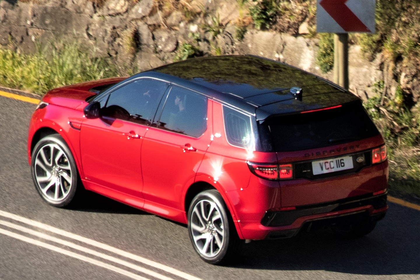 O Discovery Sport entrega mais versatilidade, com a possibilidade de se configurar facilmente de cinco a sete lugares