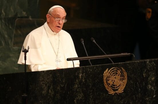Papa Francisco elogiou a paternidade e a adoção