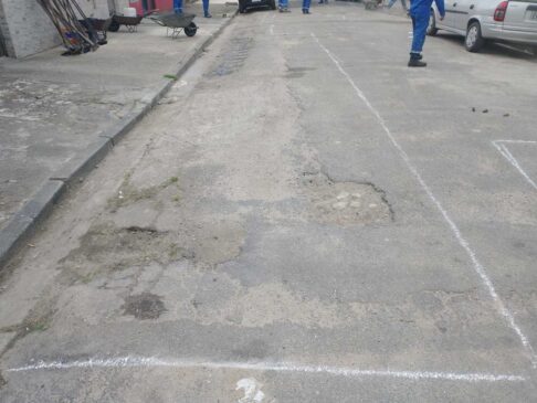 Prefeitura de Guarujá realiza serviços de tapa buraco em vias mais danificadas