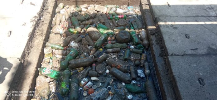 Este foi o cenário encontrado pela equipe de limpeza do sistema de drenagem da Prefeitura