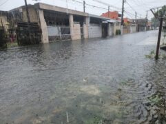 Baixada Santista acorda com temporal e embaixo d'água