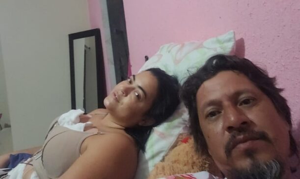 Casal usa galão de 20 litros como cofre para dinheiro de silicone, em Praia Grande