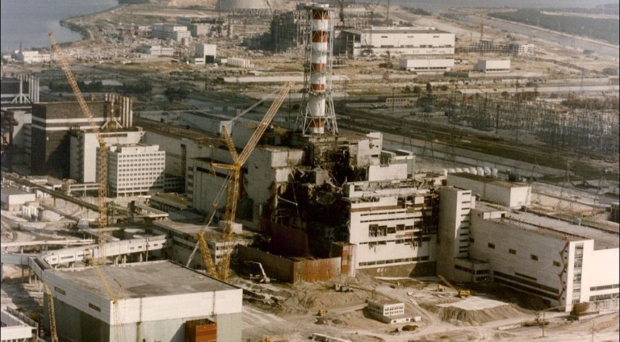 Usina nuclear de Chernobyl três dias após a explosão em 1986