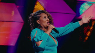 A cantora Didi Gomes sobe ao palco na sexta (25/02), em seu show apresenta canções que marcaram época nas vozes de Elis Regina, Clara Nunes e Beth Carvalho