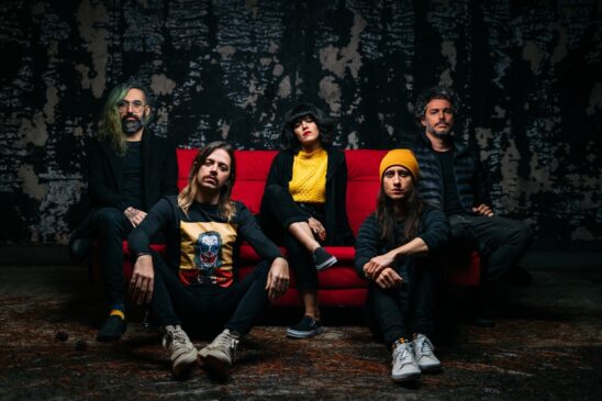 Criada em 2007, na cidade de Vitória, Espírito Santo, a Supercombo é formada por Leonardo Ramos, Carol Navarro, Pedro Toledo Ramos, Paulo Vaz e André Dea