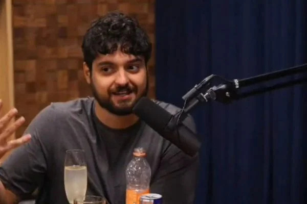 O apresentador do Flow Podcast Bruno Aiub, mais conhecido como Monark