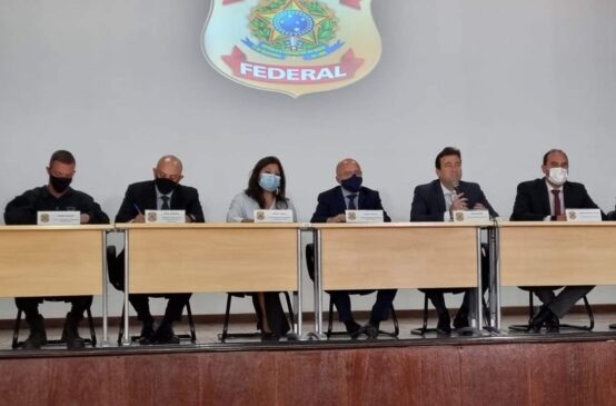 Foram cumpridos 19 mandados de prisão e 22 mandados de busca e apreensão em residências
