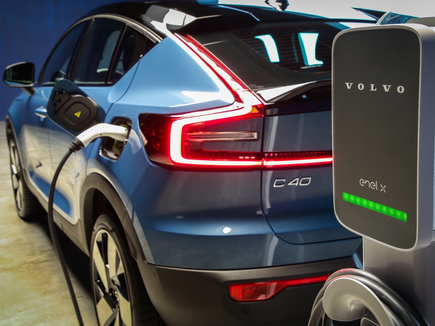 A bateria, com 78 kWh de capacidade, garantiria uma autonomia estimada de 420 quilômetros, e poderia recuperar 80% da respectiva capacidade em 40 minutos em um posto de carga rápida de alta tensão e corrente contínua de 150 kW