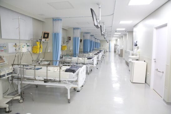 As internações por Covid no país voltaram a crescer