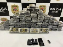 Nas fotos divulgadas pela instituição é possível ver que os tabletes do entorpecente possuíam rótulo onde era estampado o símbolo de bitcoins