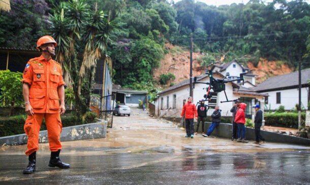 A indicação de alto risco para deslizamentos permanece no 1º Distrito, porque ainda há previsão de chuva moderada para esta terça-feira (22)