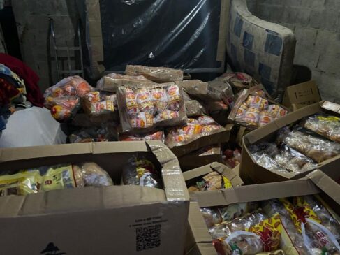 Carga de frango congelado foi localizada pelas autoridades após diligências