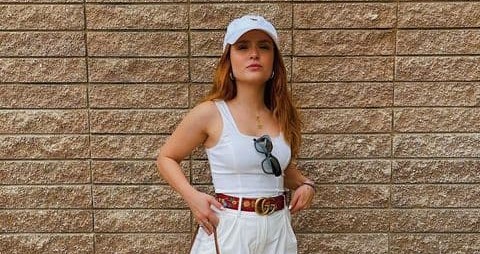 Após revelar detalhes a respeito da briga familiar que envolve um patrimônio de R$ 18 milhões deixado para os pais, a atriz Larissa Manoela, 22, recebeu apoio de muitos famosos pelas redes sociais