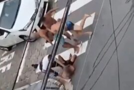 Crime foi presenciado por populares, que seguiram o adolescente