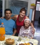 Após alta, mulher é derrubada de maca de ambulância e morre