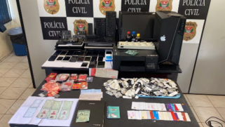 Operação policial localiza casa usada como 'escritório de fraudes' em São Vicente