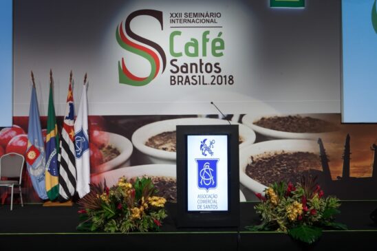 Outras informações podem ser obtidas por meio do telefone (13) 3212-8200