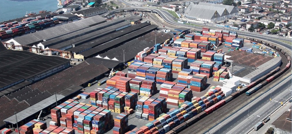 Santistas podem contribuir também deixando as doações na portaria da empresa no bairro Macuco