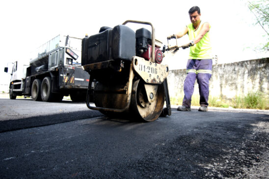 Prefeitura realiza serviços da Operação Tapa Buraco em diversos pontos de PG