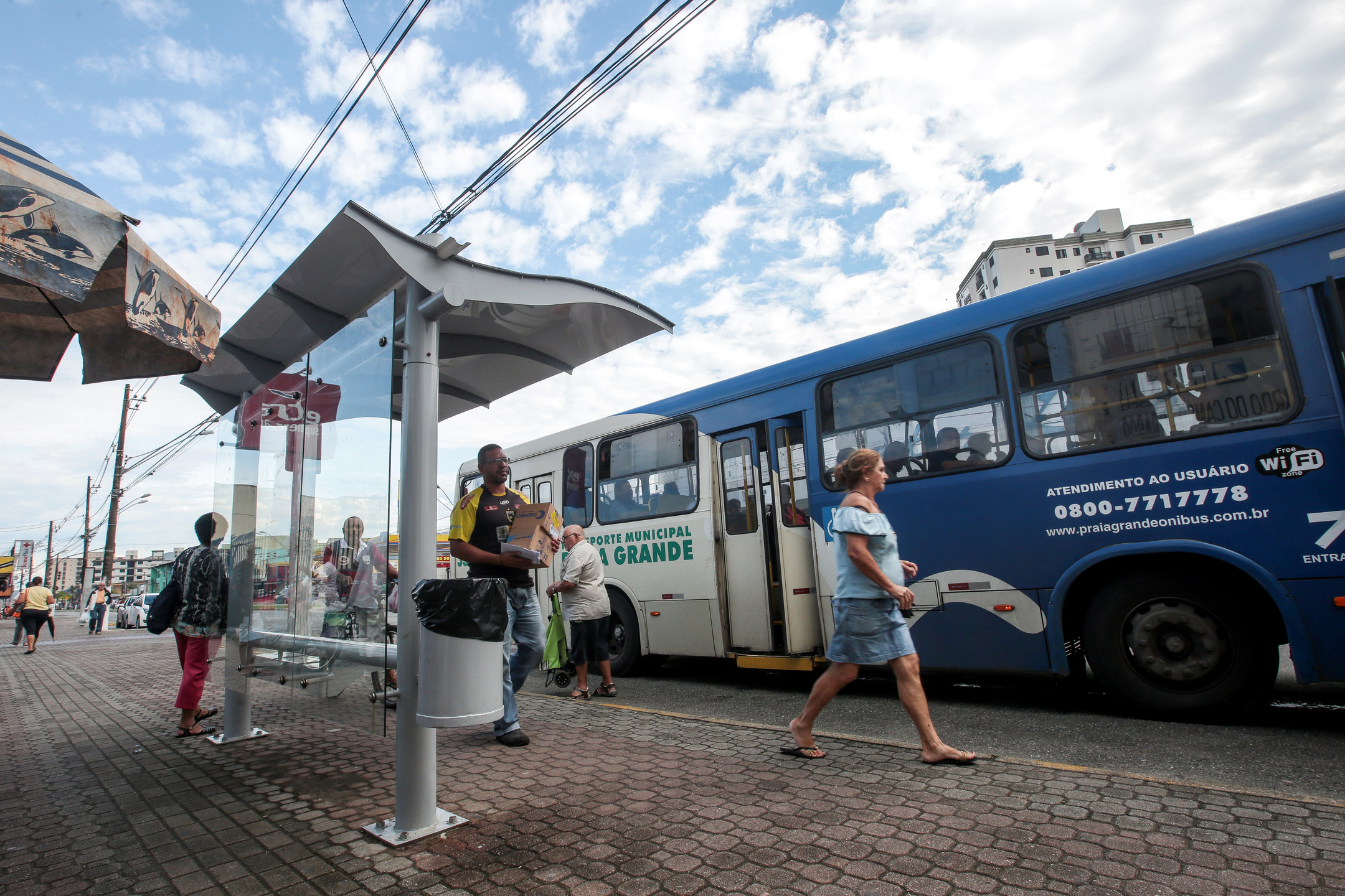 As situações de violência mais vivenciadas são as cantadas e os olhares insistentes, relatadas por 60% das mulheres