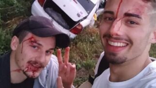Acidente não tirou o bom humor de estudantes e resultado foi selfie viral